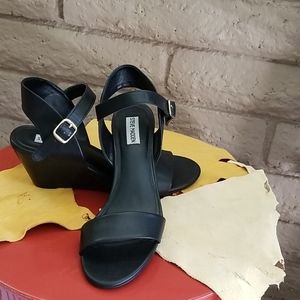Black size 9 Steve Madden dress sandals
